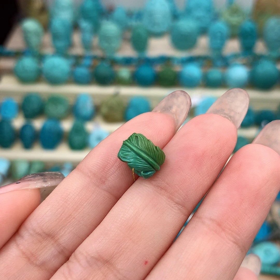 绿松石未镶嵌珠宝奇石