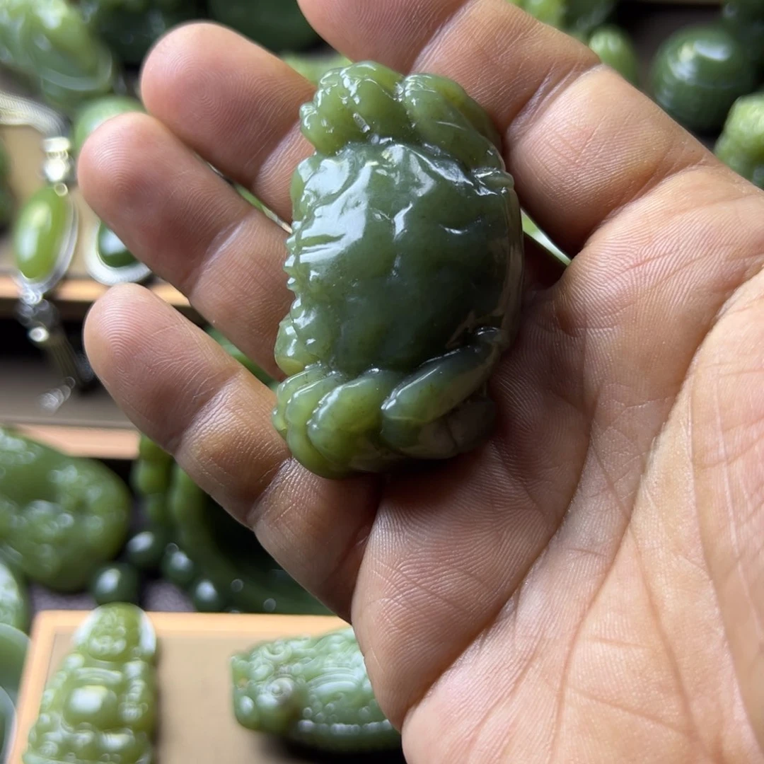 岫岩老玉（透闪石质玉）把件未镶嵌相***！
