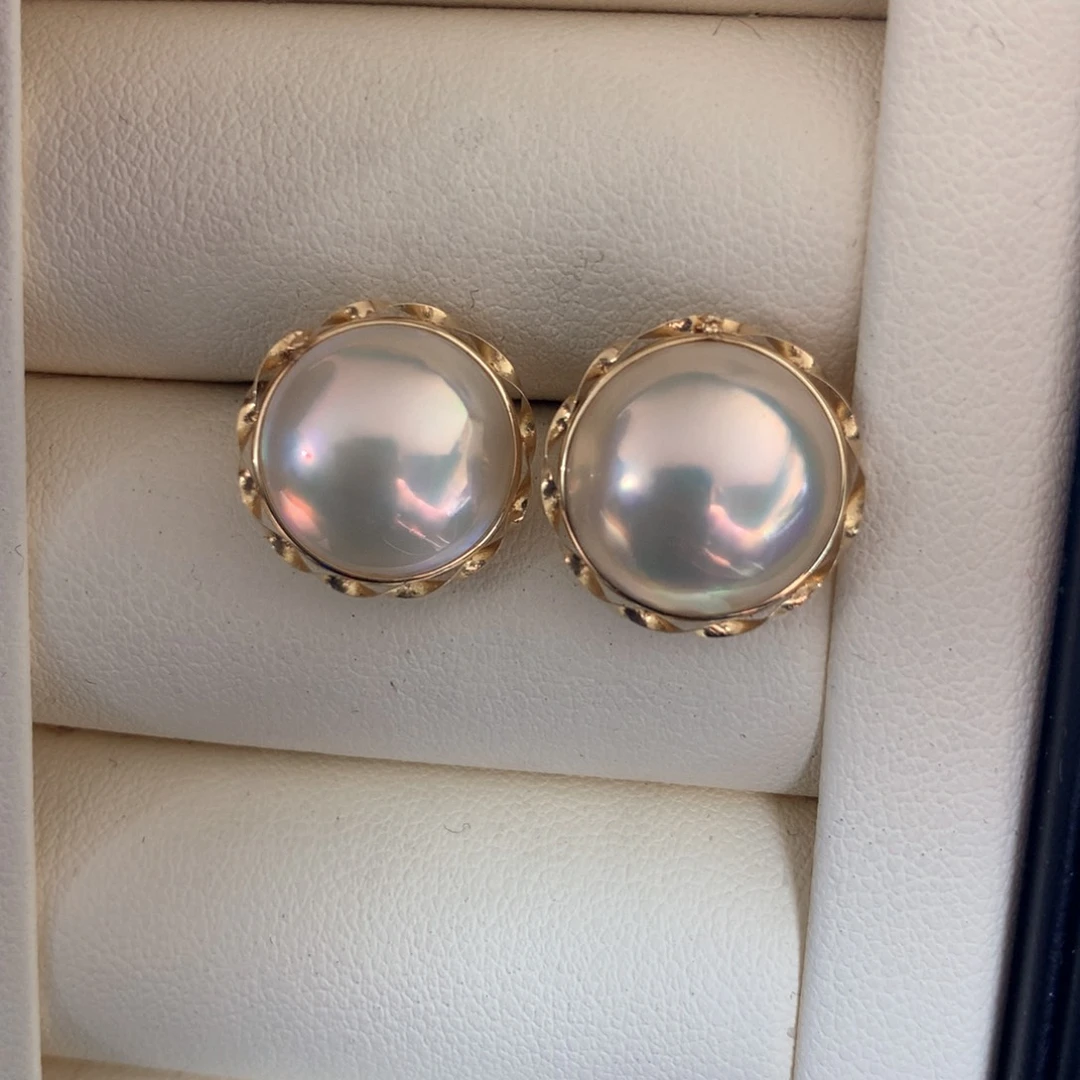 耳饰18K金镶嵌拼合珍珠（马贝珠）