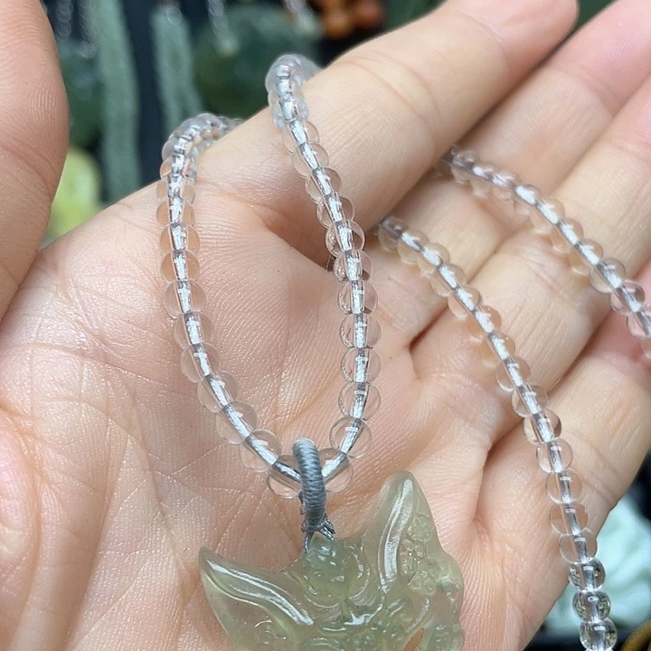 未镶嵌蛇纹石玉颈饰