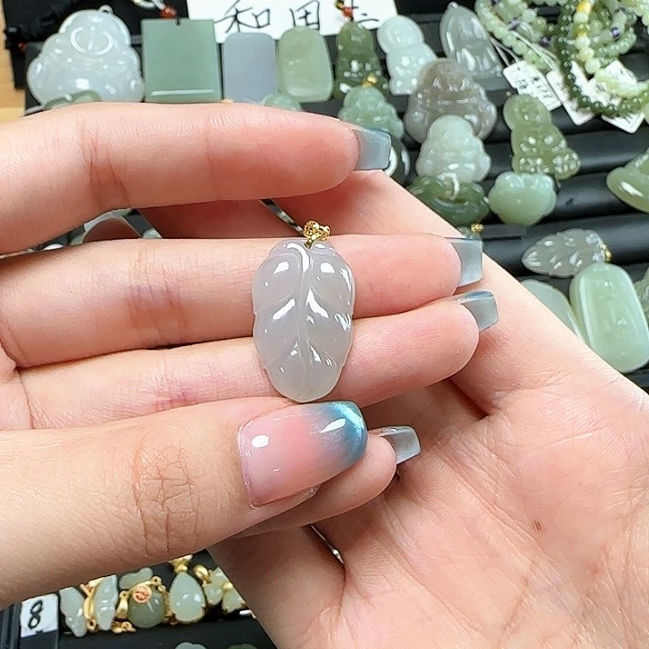 和田玉18K金镶嵌颈饰