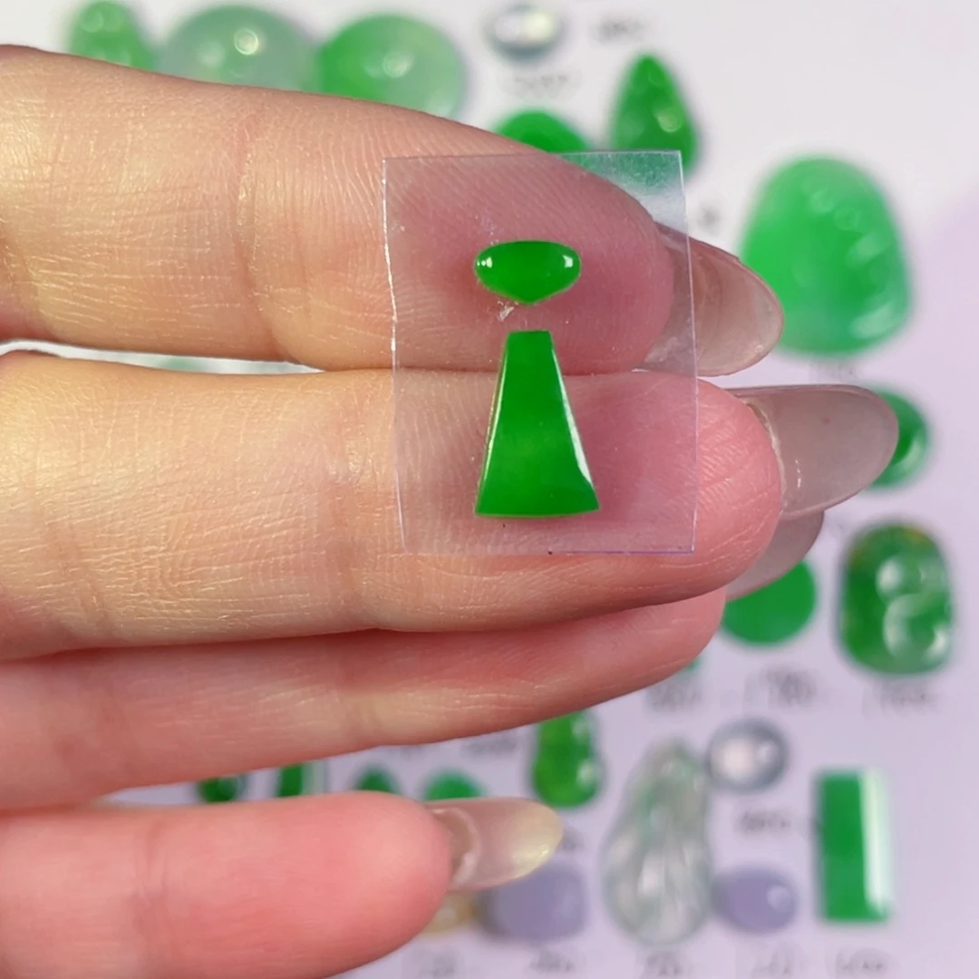 翡翠未镶嵌颈饰裸石