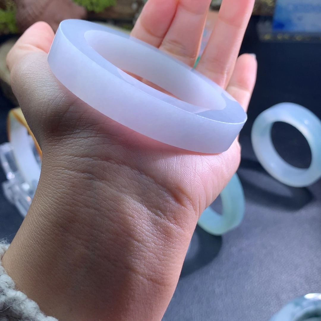 寻***迹定制翡翠未镶嵌手镯