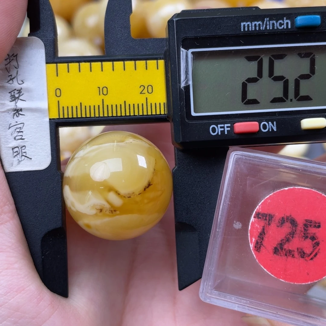 蜜蜡未镶嵌珠宝奇石瑕疵