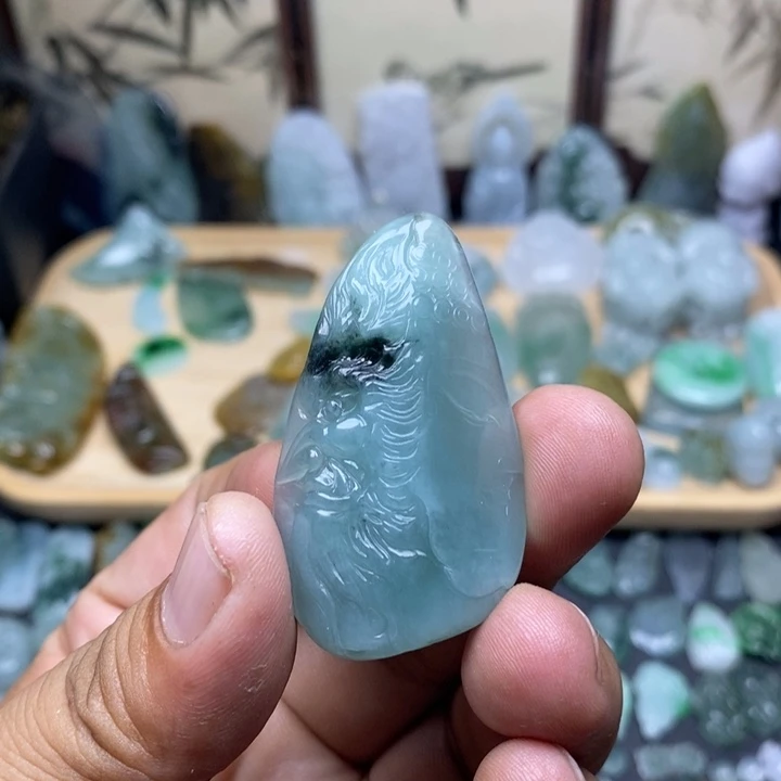 翡翠未镶嵌颈饰一念