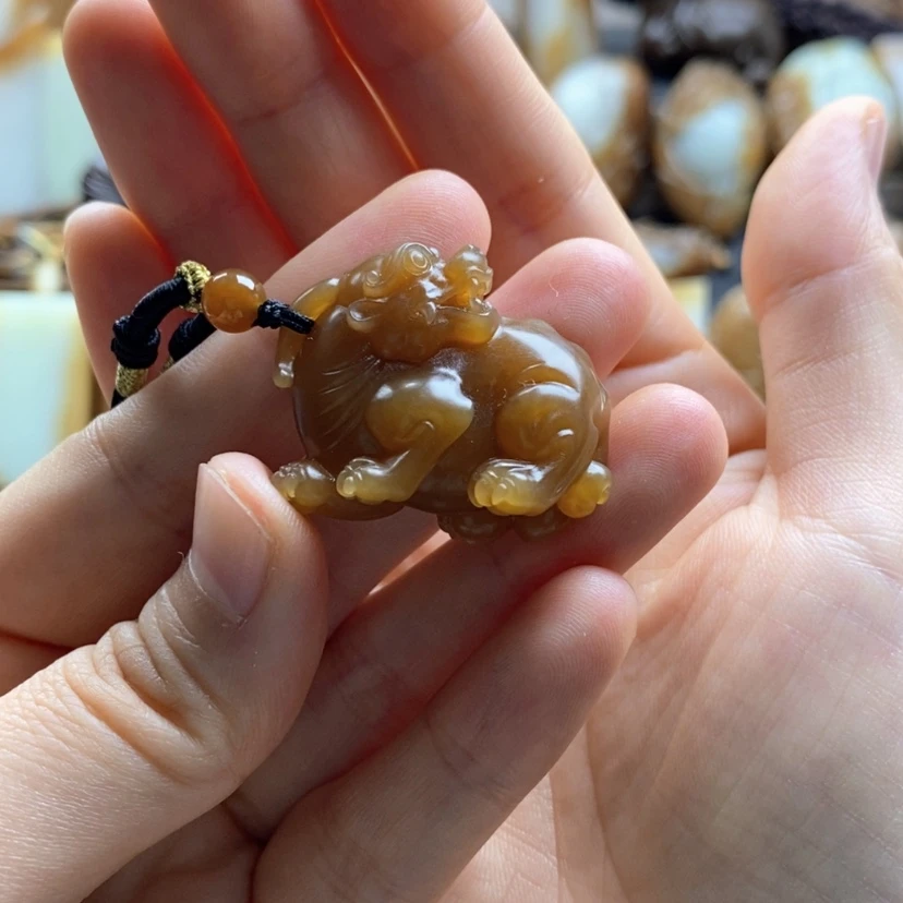 【闪购商品】颈饰未镶嵌和田玉（糖玉）