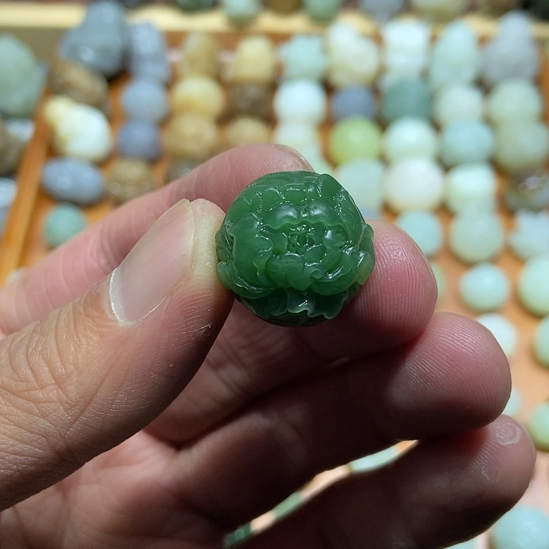 和田玉未镶嵌颈饰定制