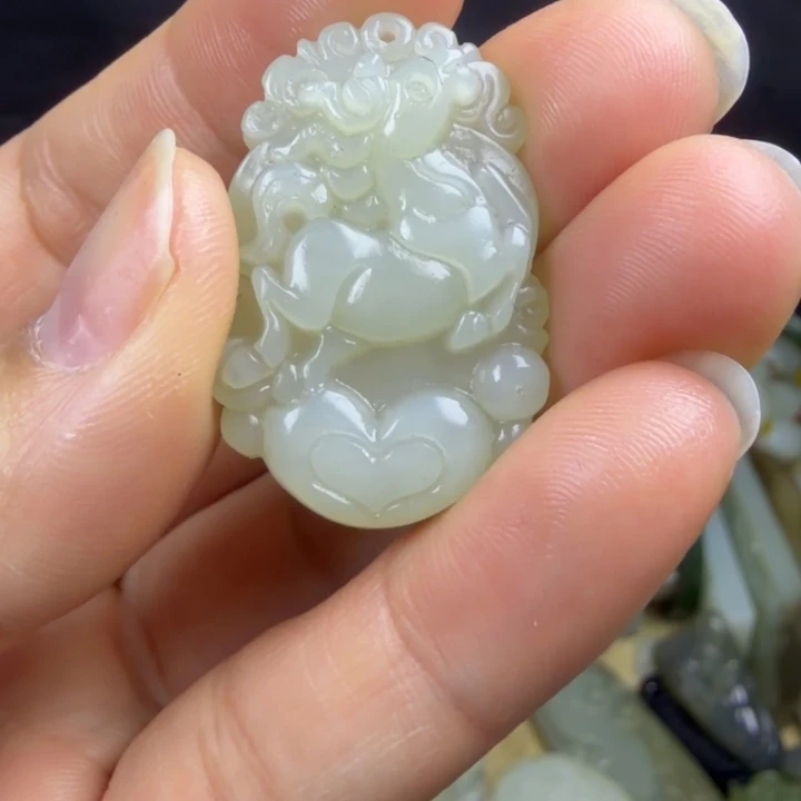 和田玉（糖玉）未镶嵌颈饰