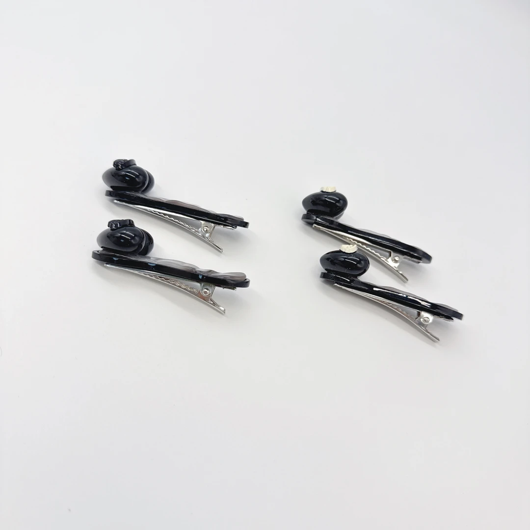 Mi33  爱心字母波浪鸭嘴夹 Y08062D2-5