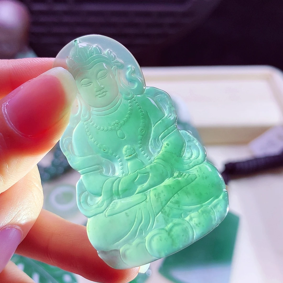 颈饰未镶嵌翡翠天然