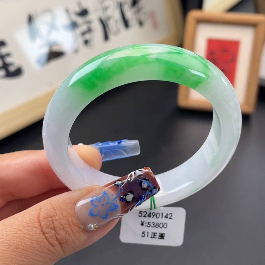 未镶嵌手镯翡翠一手）白底青正圈手镯，上新推荐