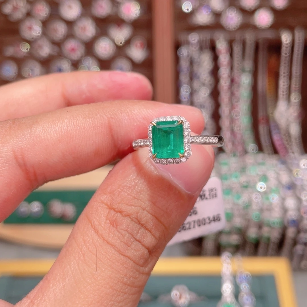 豆***菜18K金镶嵌戒指祖母绿1.6ct