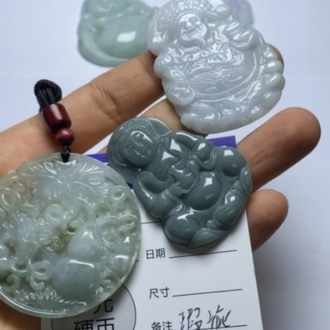 翡翠未镶嵌颈饰翡翠