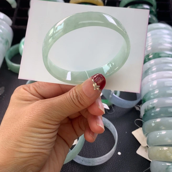 翡翠未镶嵌手镯公主54+