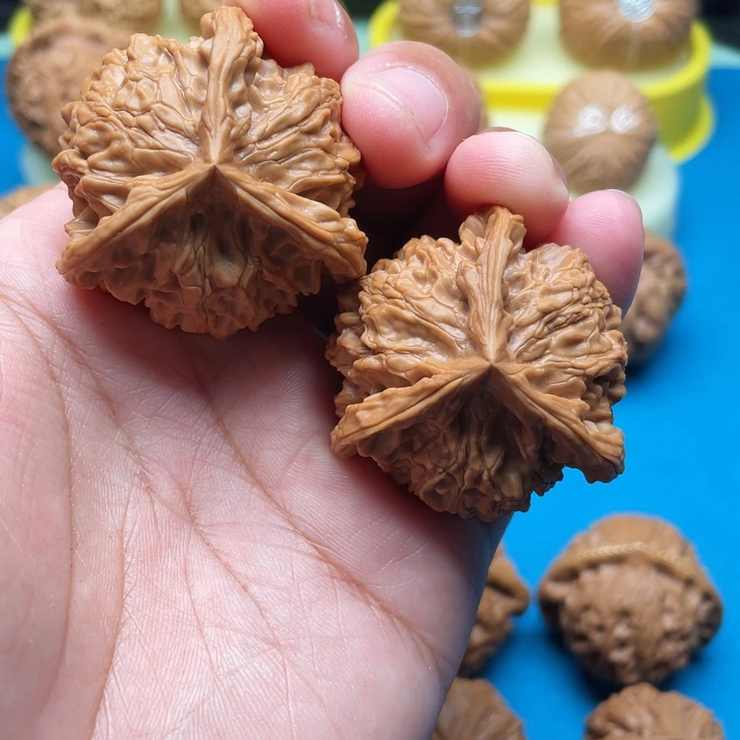 文玩核桃把件好**伴盘山三棱40