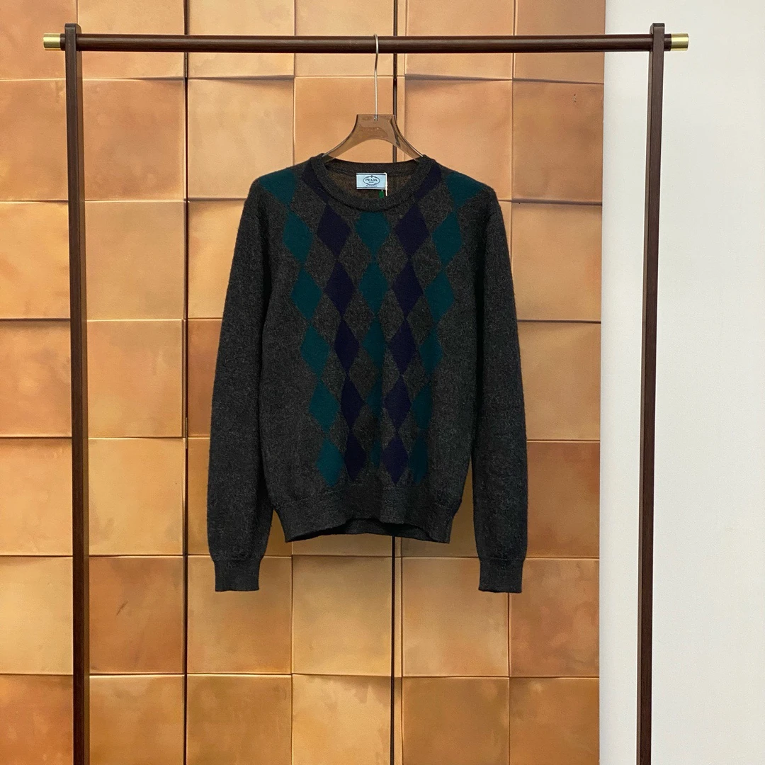 99新 Prada/普拉达 Prada灰色菱格羊驼毛针织毛衣/48码/30555