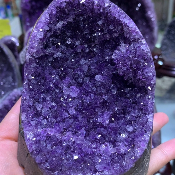 未镶嵌水晶大型摆件（非配饰）