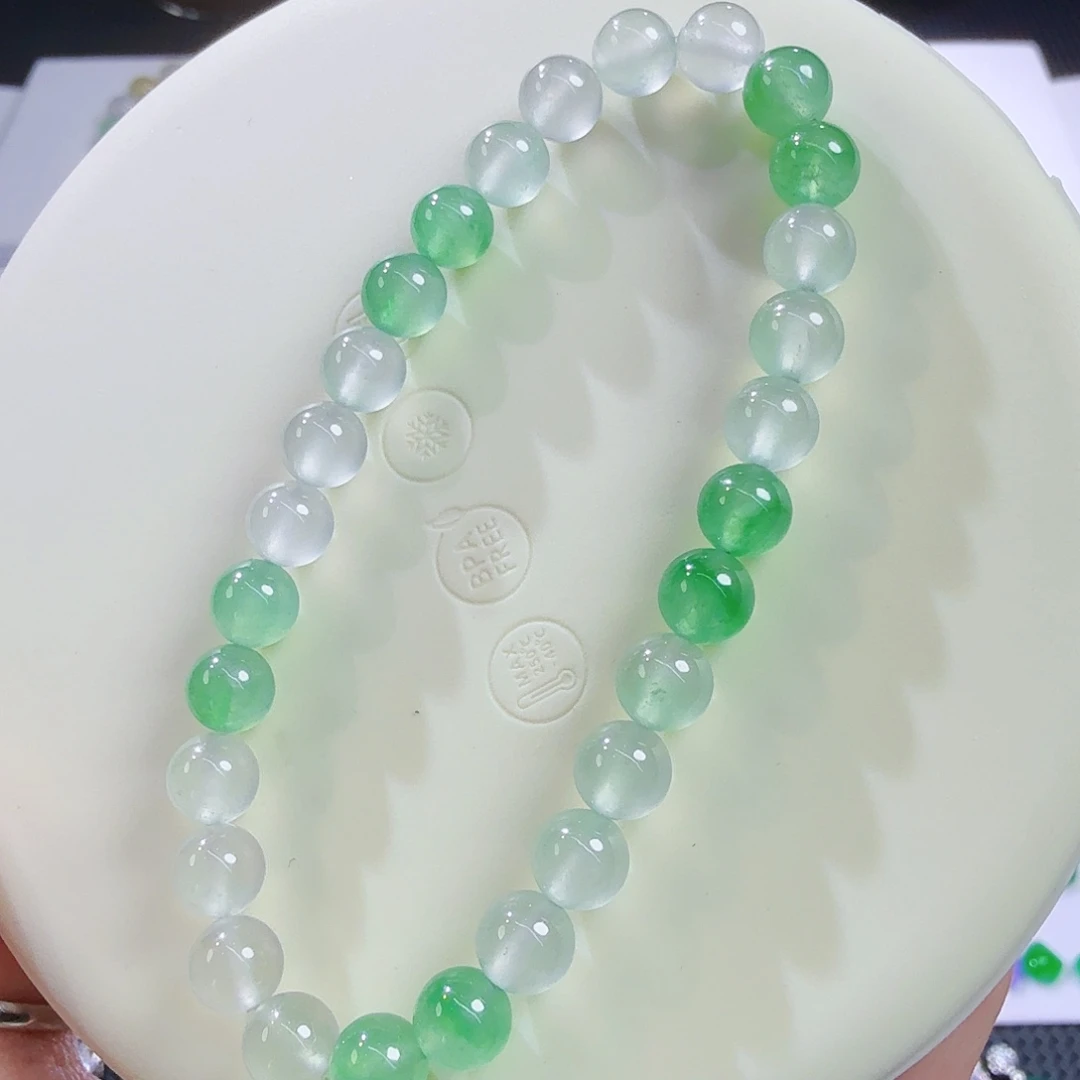 翡翠未镶嵌颈饰超清爽