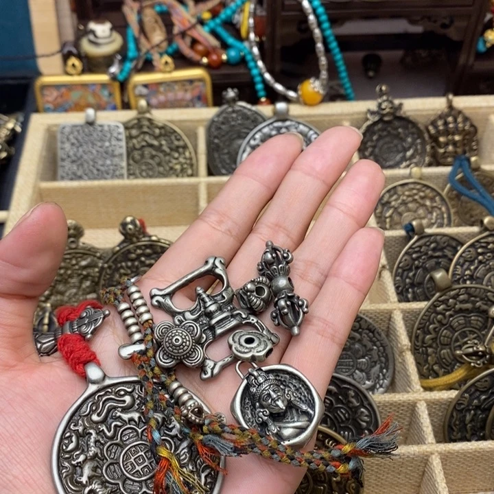 **** 藏式风格九宫八卦牌