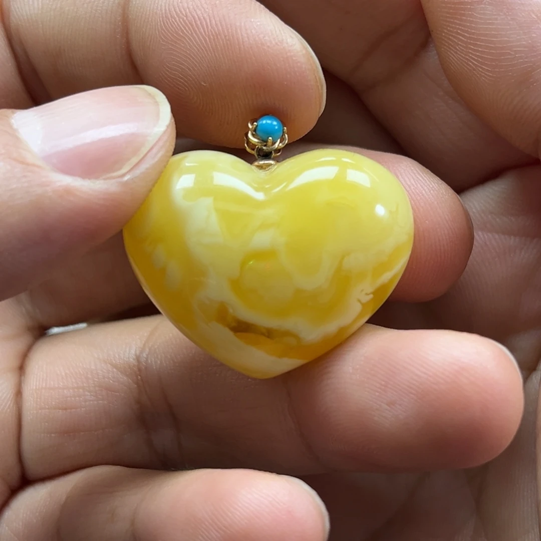 蜜蜡未镶嵌珠宝奇石