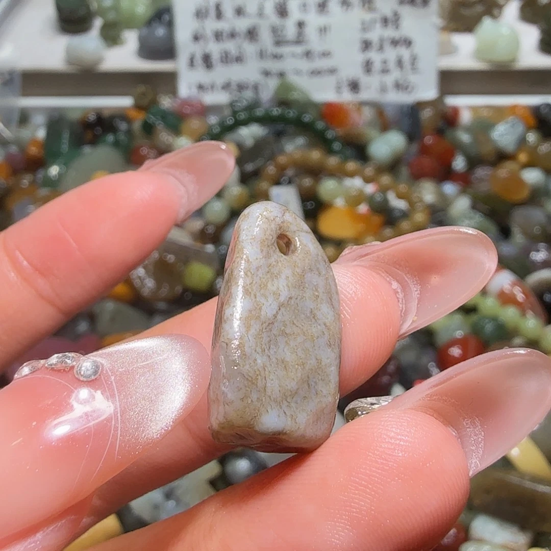 和田玉未镶嵌珠宝奇石