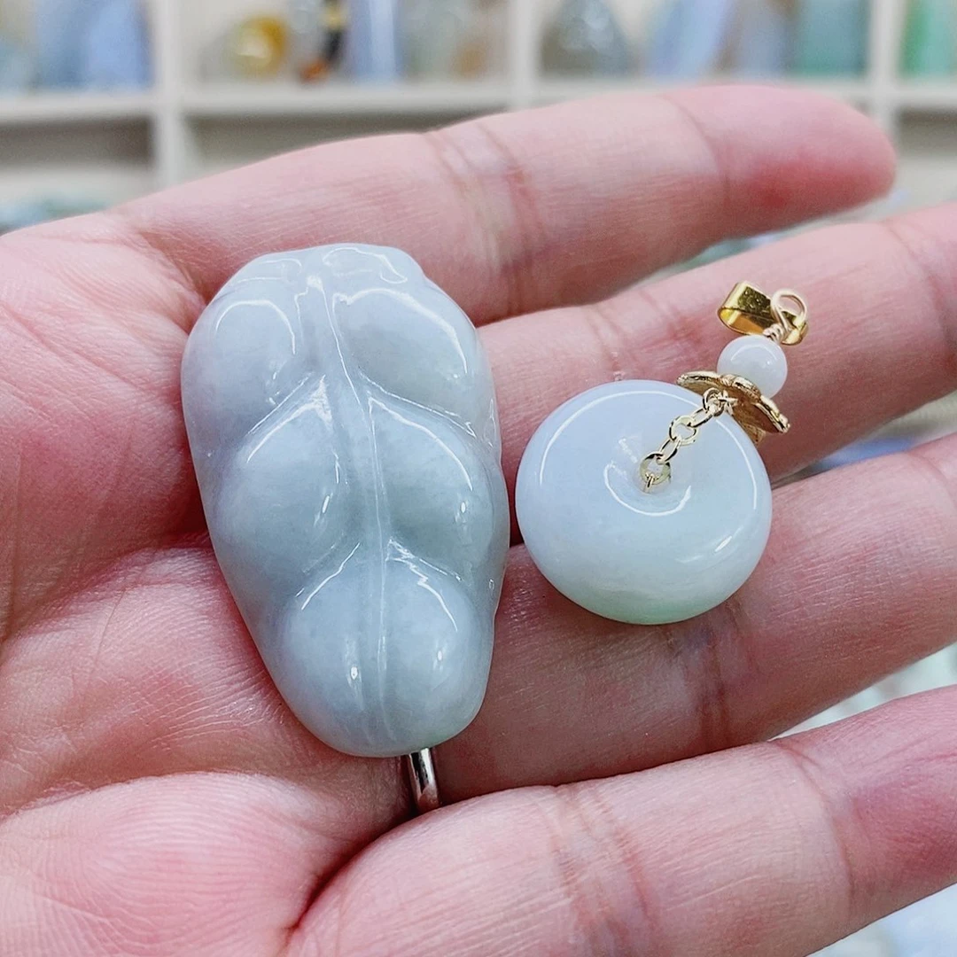 颈饰未镶嵌翡翠天然