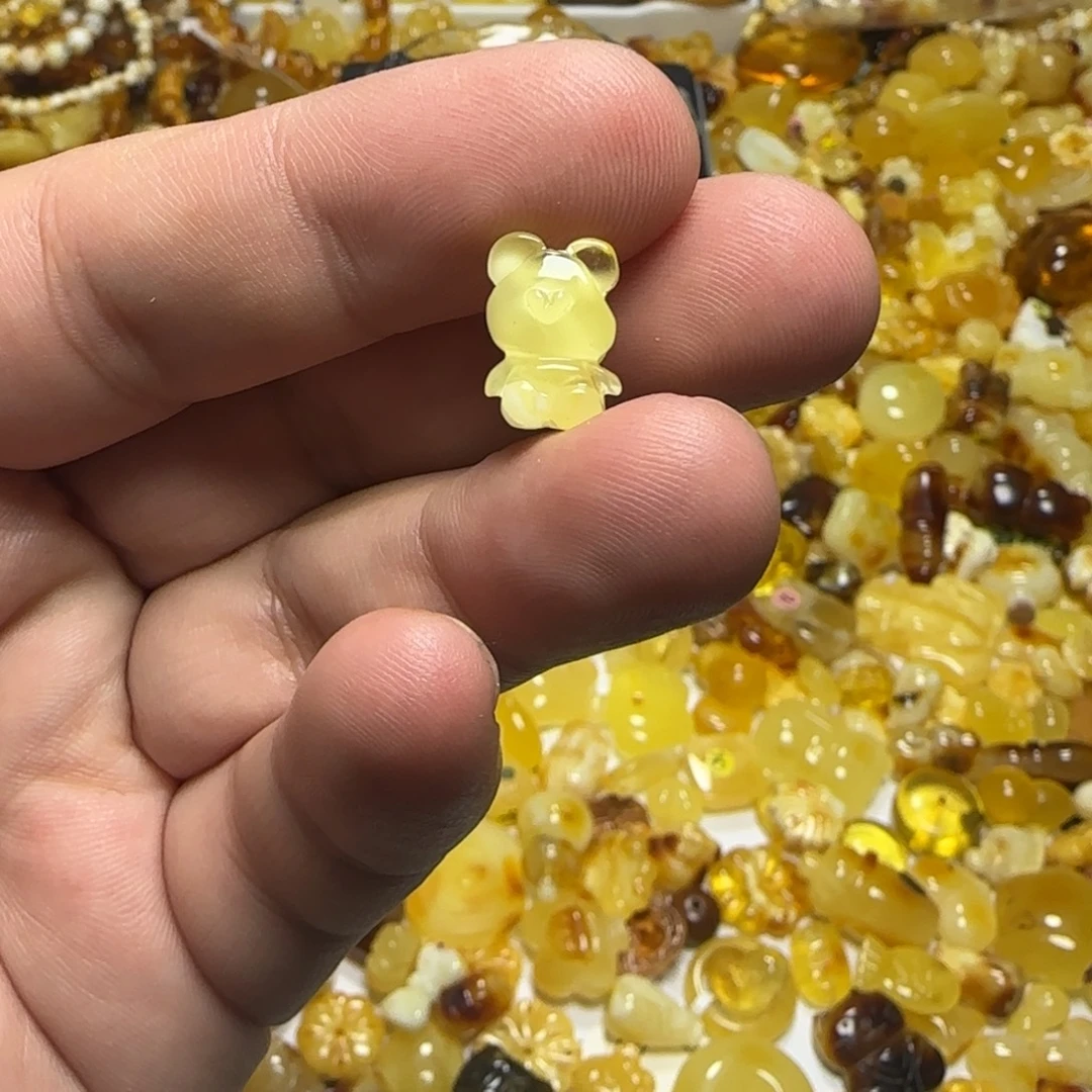 Y***L琥珀未镶嵌裸石0.42克