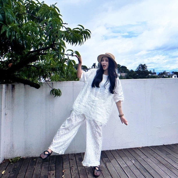 【工作室订单】蕾丝拼接纽扣亚麻慵懒T恤