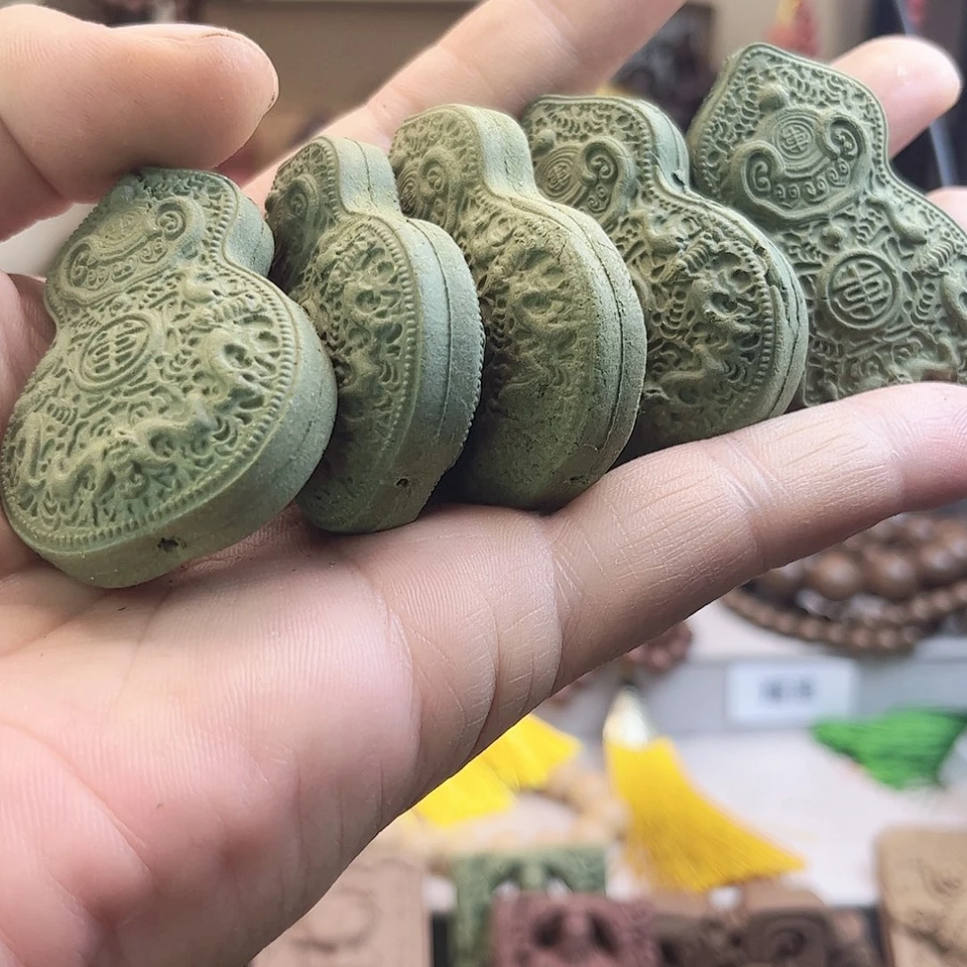 泥塑茉莉香方道家福禄寿瑕疵款
