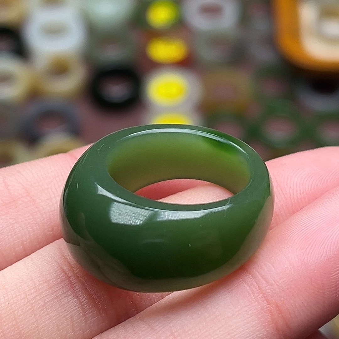和田玉未镶嵌戒指18.5帝绿馒头