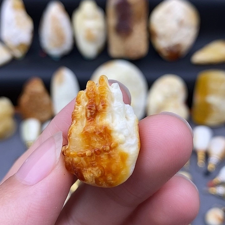 裸石琥珀未镶嵌佛手c81