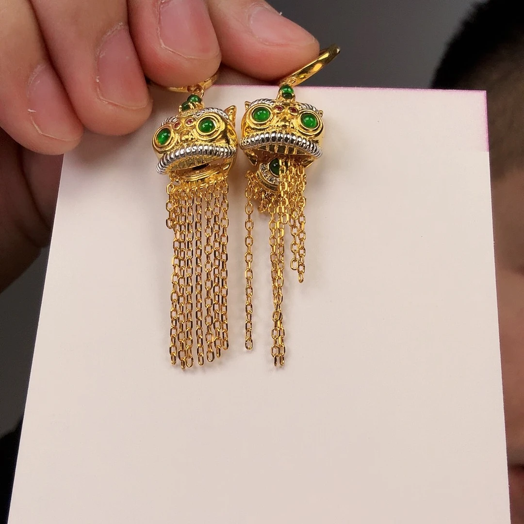 翡翠颈饰未镶嵌一对