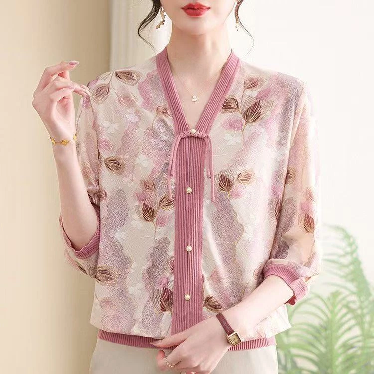 妈妈夏装七分袖小衫洋气2025新款中老年女装盘扣V领减龄气质上衣
