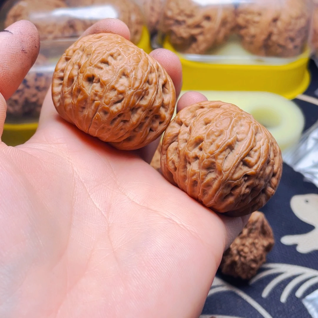 吊坠文玩核桃?***落铁锤妹妹