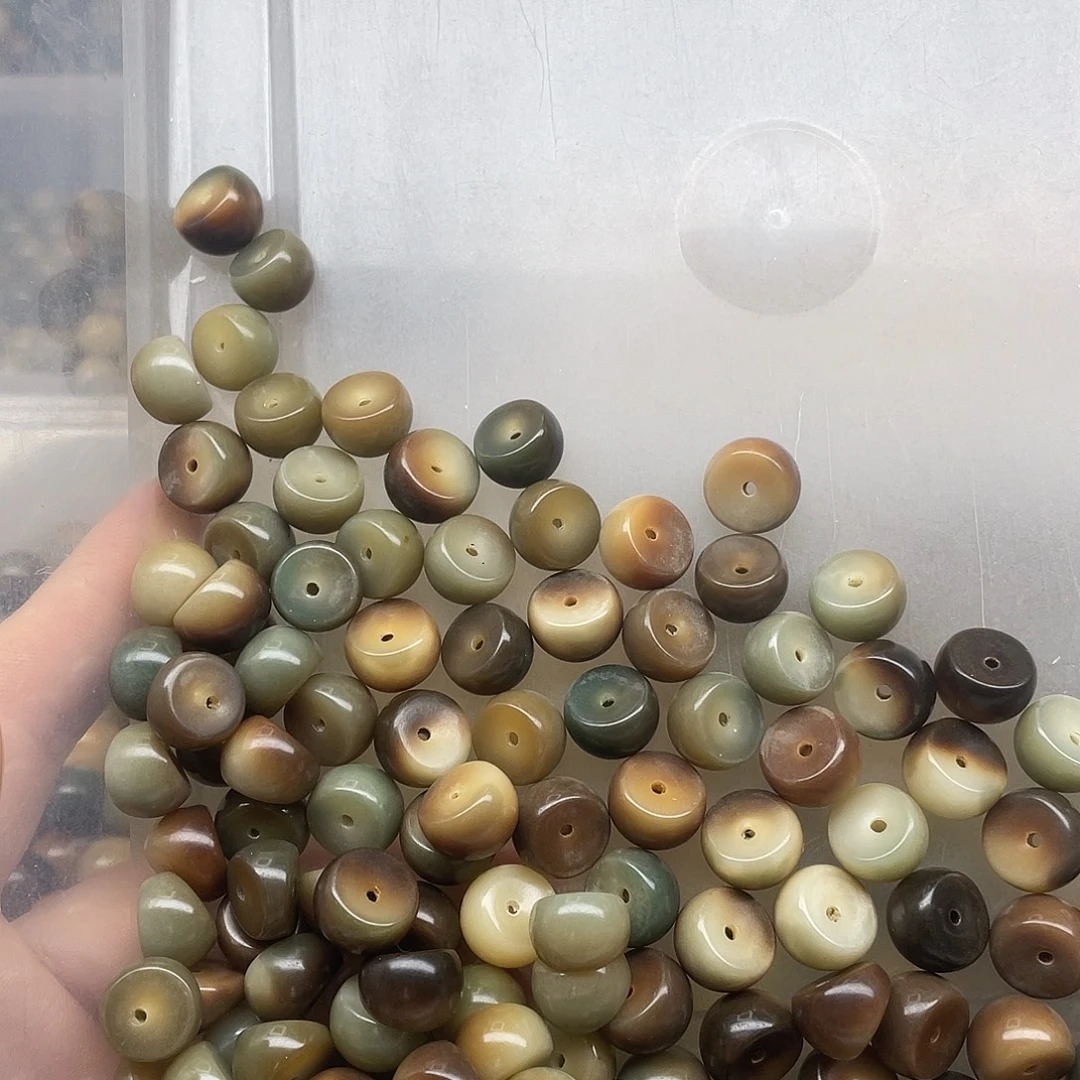 白玉菩提吊坠13微瑕大小混大肠130颗