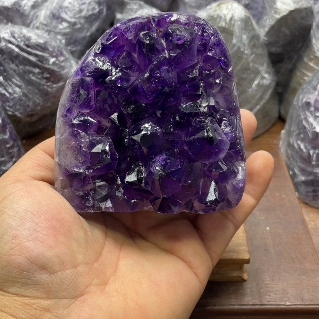 未镶嵌水晶大型摆件（非配饰）