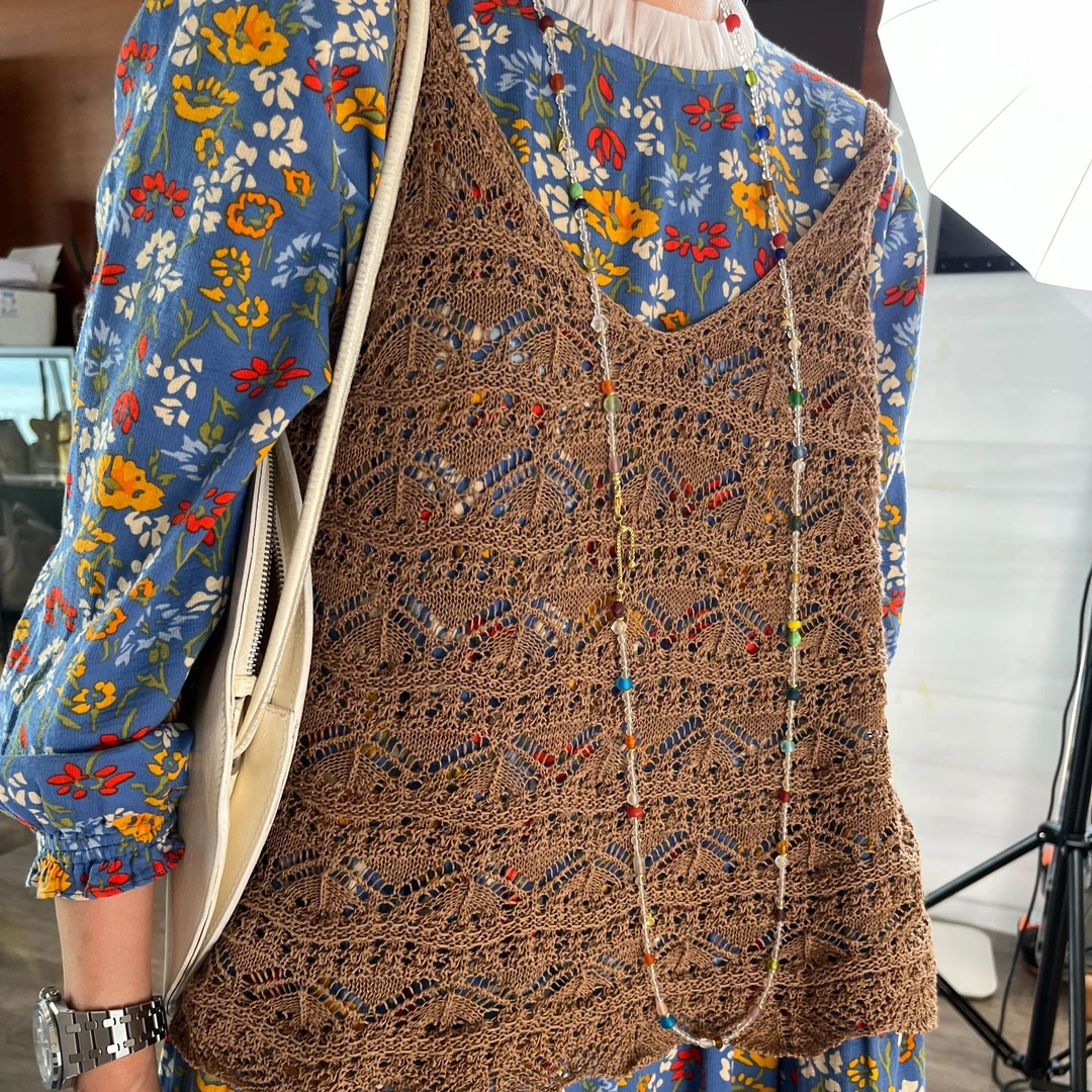 【九个香蕉】亚麻镂空背心