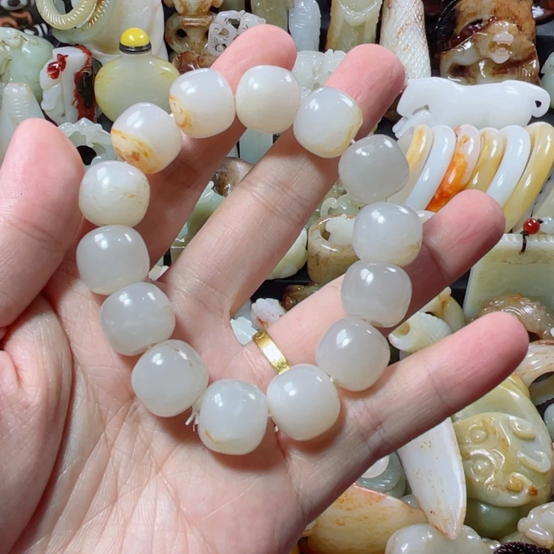 用***8和田玉未镶嵌把件