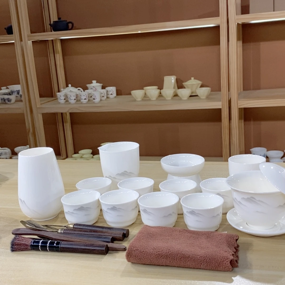 瓷片水墨江山羊脂玉套装