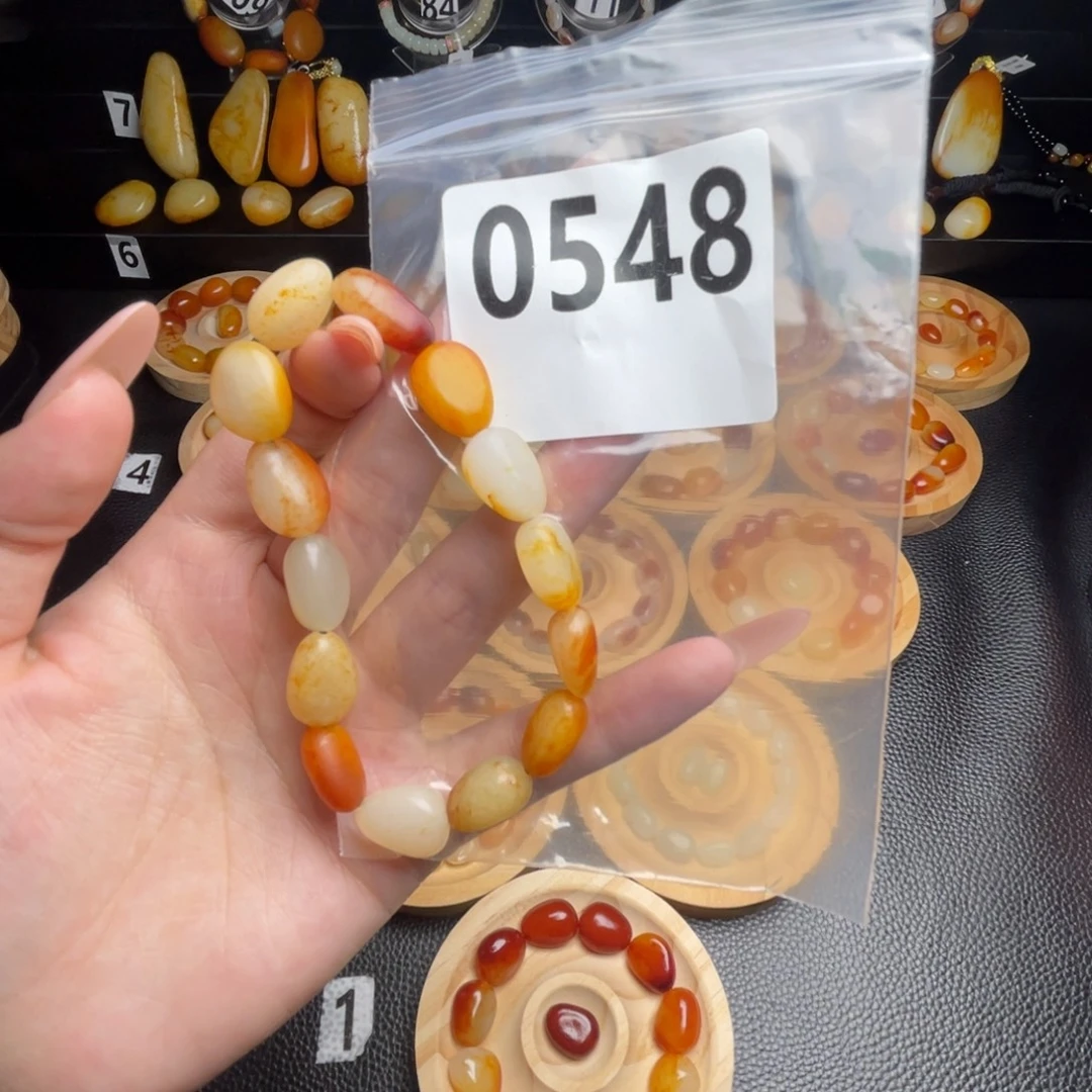 和田玉未镶嵌手串