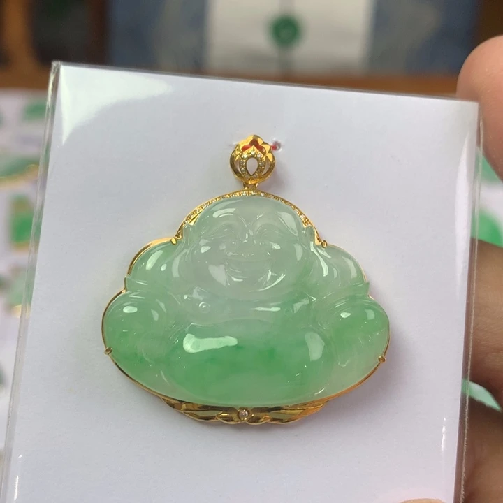 翡翠18K金镶嵌颈饰