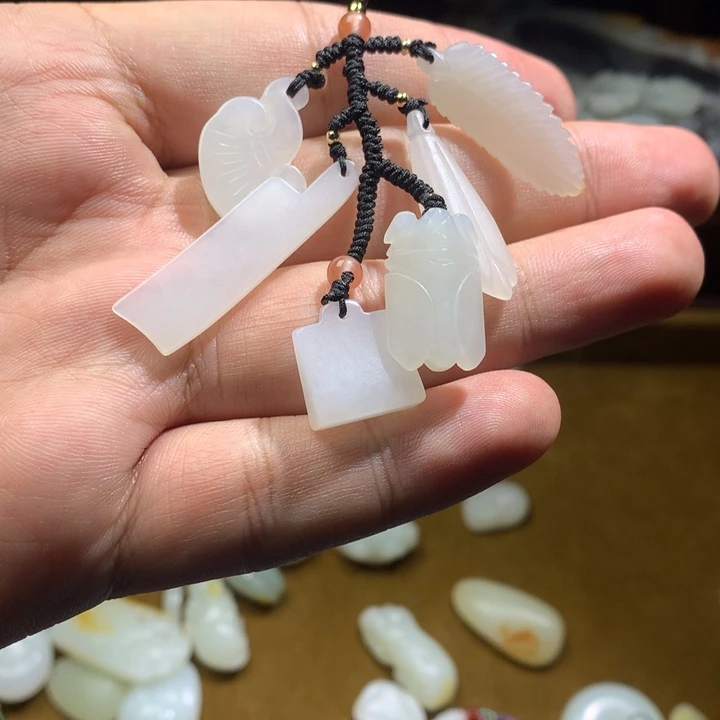 和田玉未镶嵌挂件