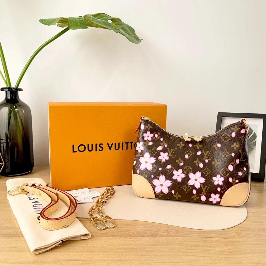 99新 LouisVuitton/路易威登 【九筒奢品】樱花涂鸦牛角单肩包/1190