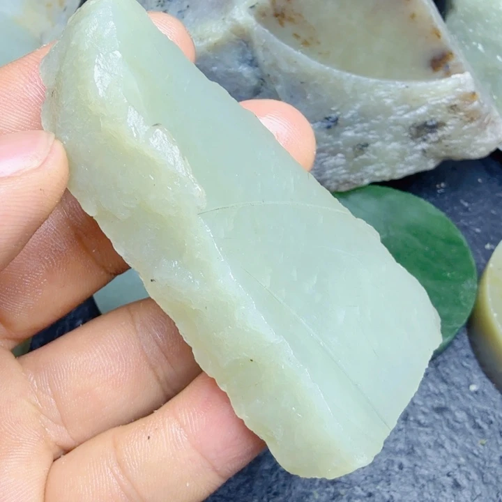 和田玉（糖玉）未镶嵌珠宝奇石