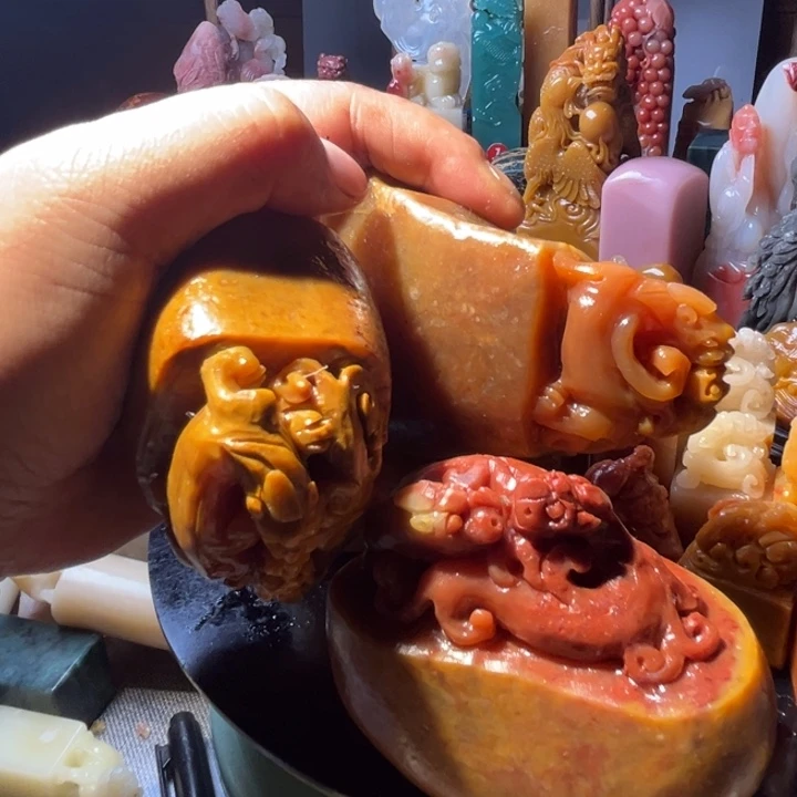 老挝石鱼**道老挝石钮章