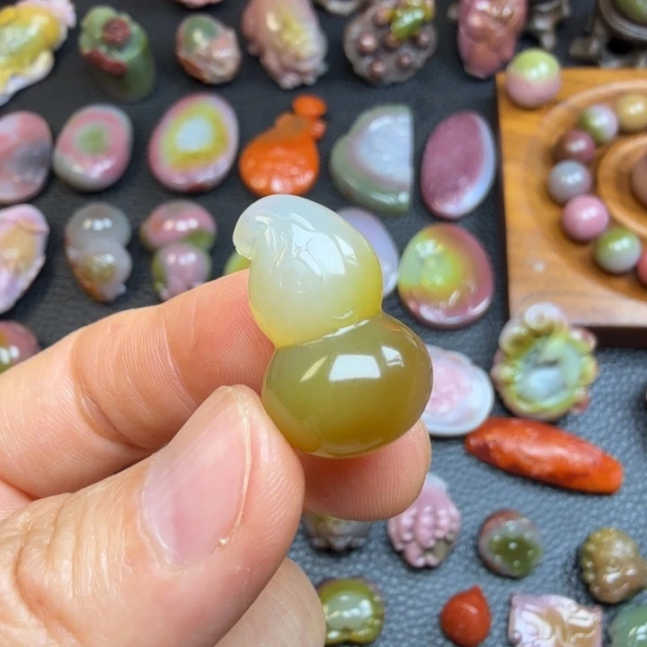 玛瑙/玉髓颈饰未镶嵌盐源原矿