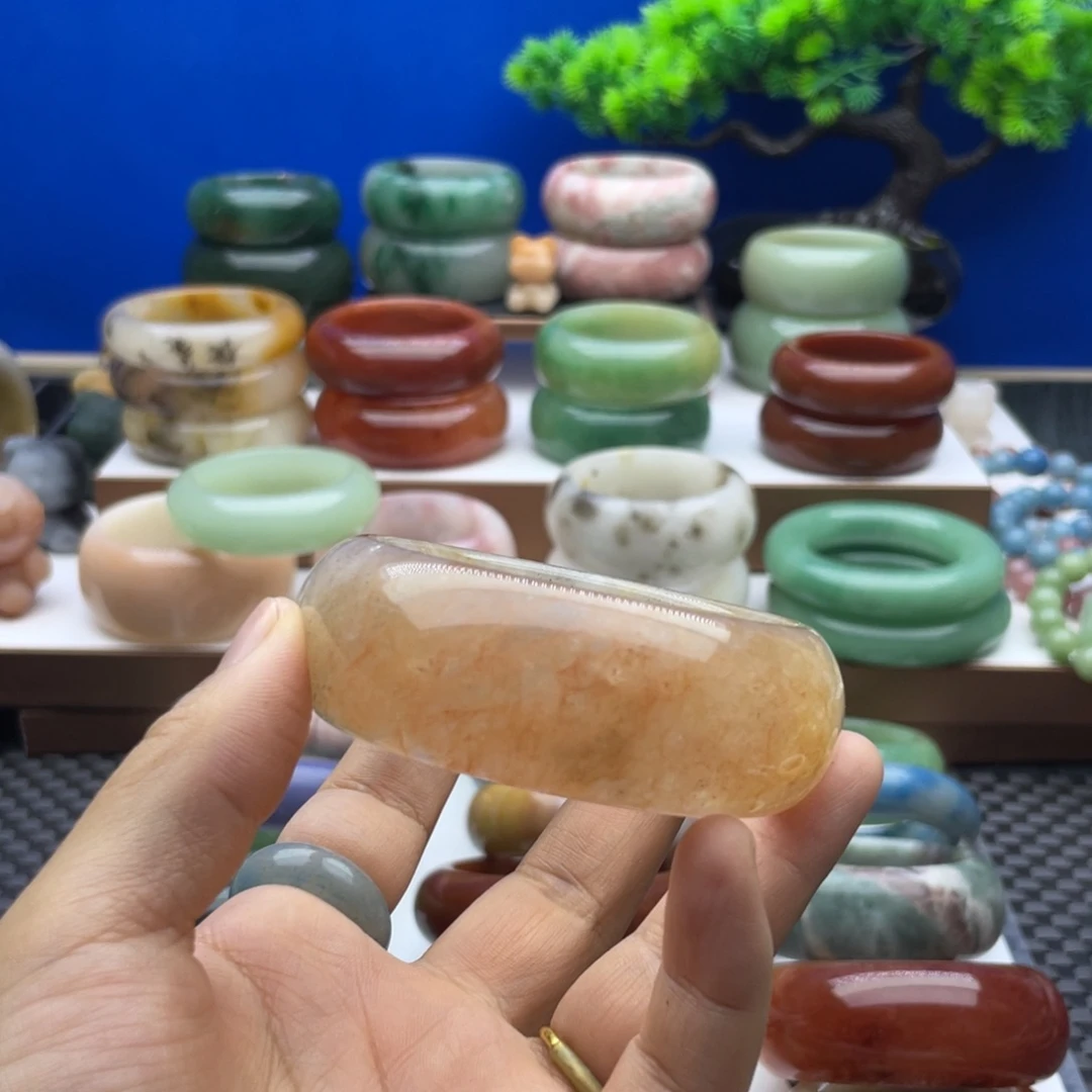 石英质玉未镶嵌手镯