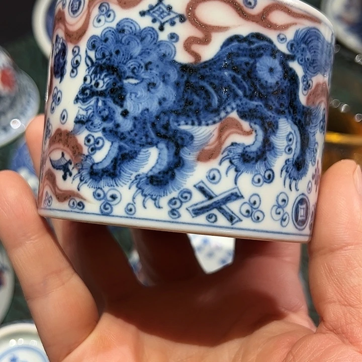 元青拙手青花釉里红狮子绣球