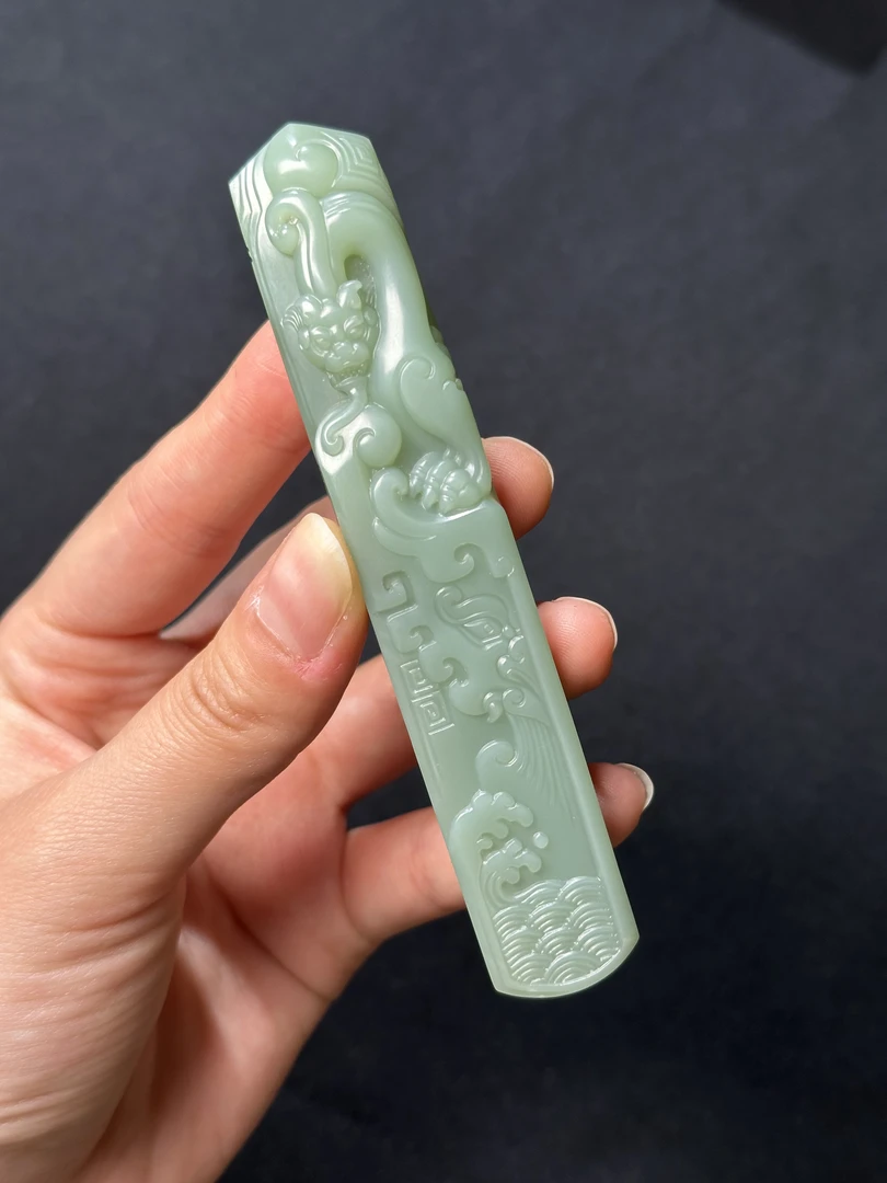 俄罗斯碧玉螭龙镇纸