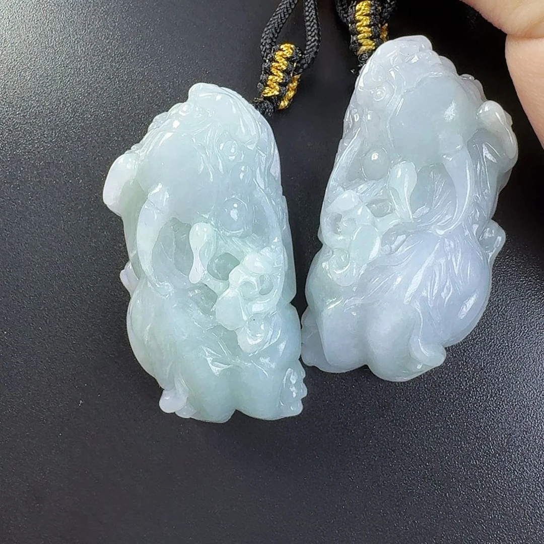 翡翠未镶嵌吊坠(不含链)一对貔貅